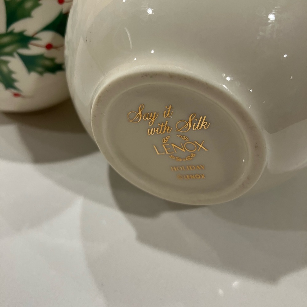 Lenox Holiday Decor Cups with Green and Gold Accents - Picture 3 of 4